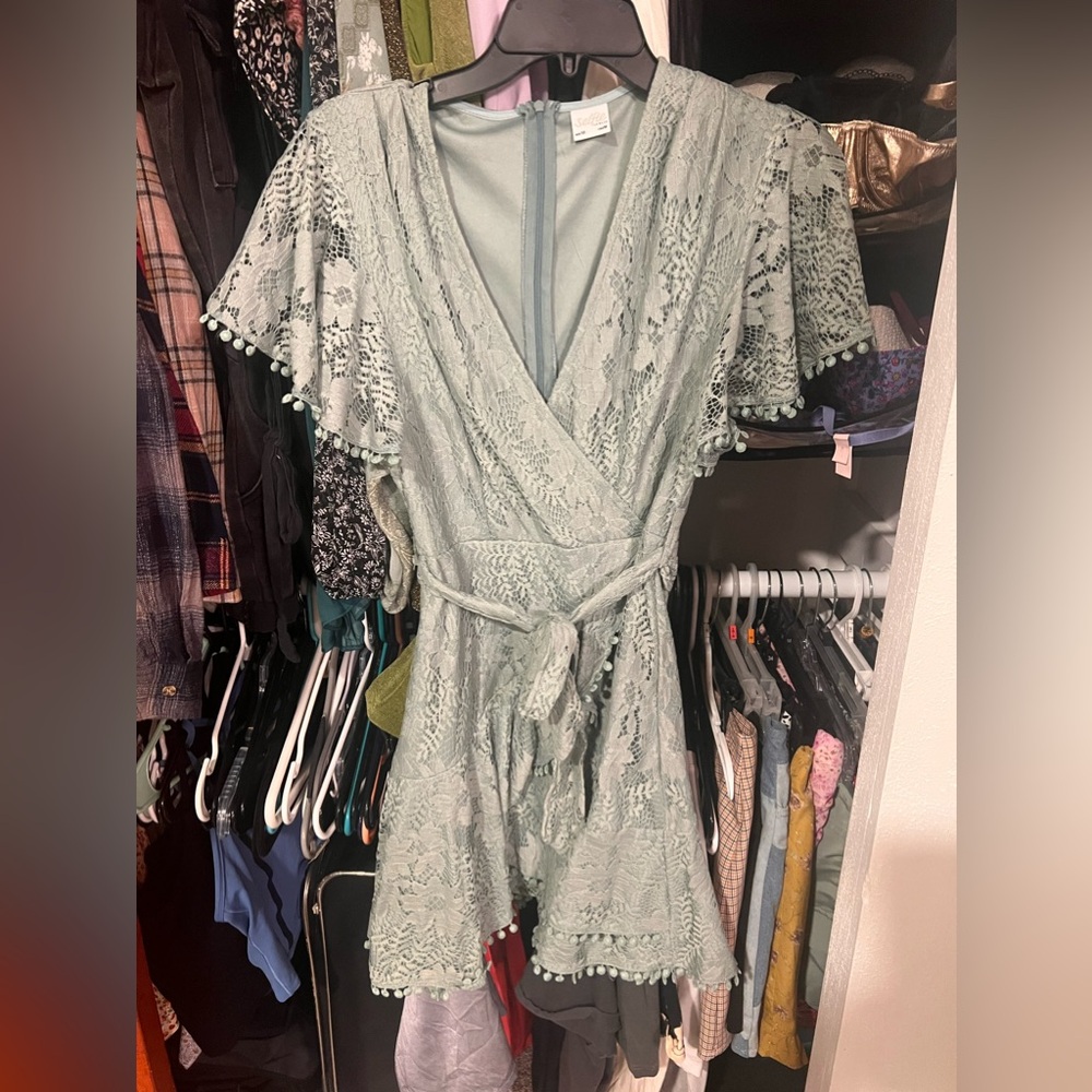 Green Lace Selfie Leslie Dress